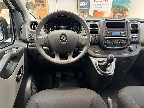 Renault Trafic 14 of 26