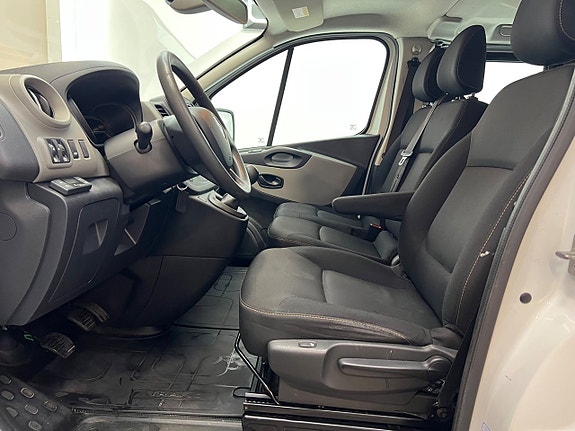 Renault Trafic 22 of 26