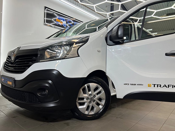 Renault Trafic 10 of 26