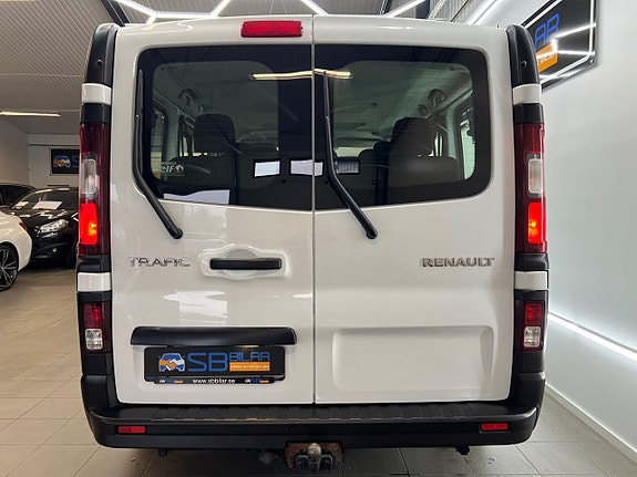 Renault Trafic 4 of 5