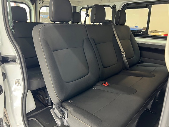 Renault Trafic 25 of 26