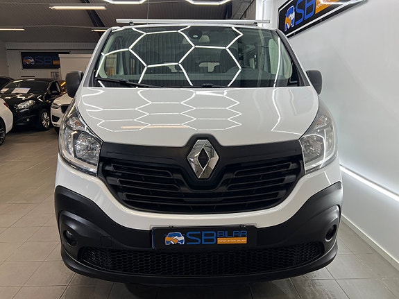 Renault Trafic 9 of 26
