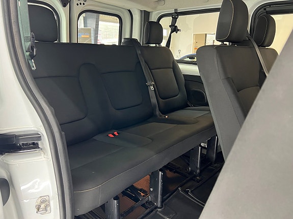 Renault Trafic 26 of 26