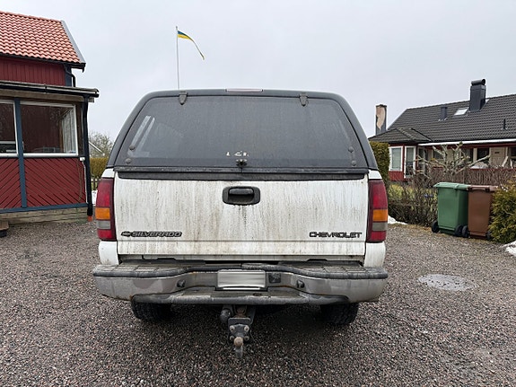 Chevrolet Silverado 2500 3 of 5
