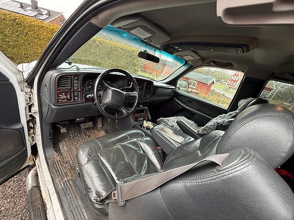 Chevrolet Silverado 2500 9 of 12