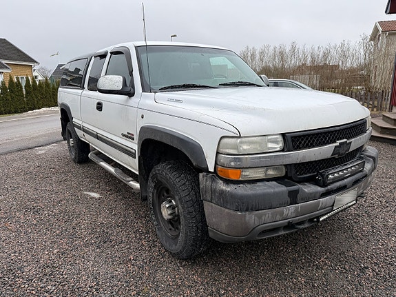 Chevrolet Silverado 2500 2 of 5