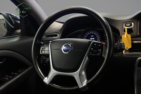 Volvo XC70 11 of 19