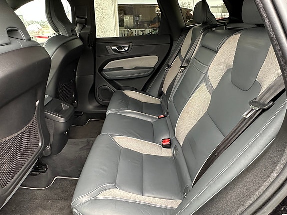 Volvo XC60 23 of 25