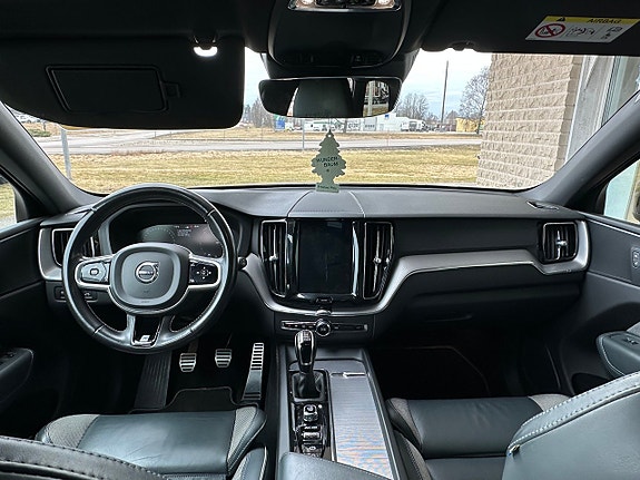 Volvo XC60 5 of 25