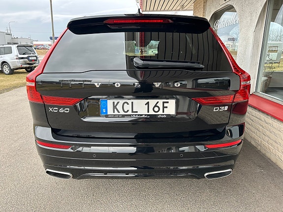 Volvo XC60 8 of 25