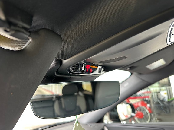 Volvo XC60 16 of 25