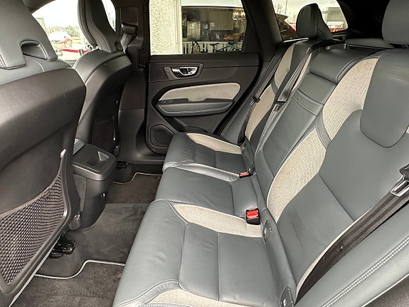 Volvo XC60 6 of 25