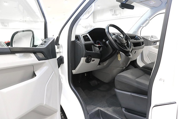 Volkswagen Transporter 12 of 20