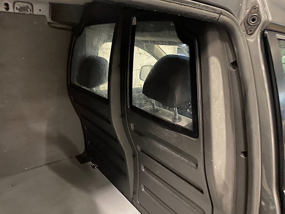 Volkswagen Caddy Maxi 12 of 16