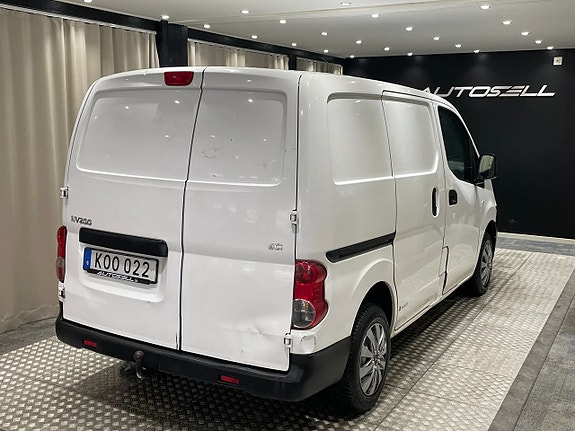 Nissan NV200 5 of 5