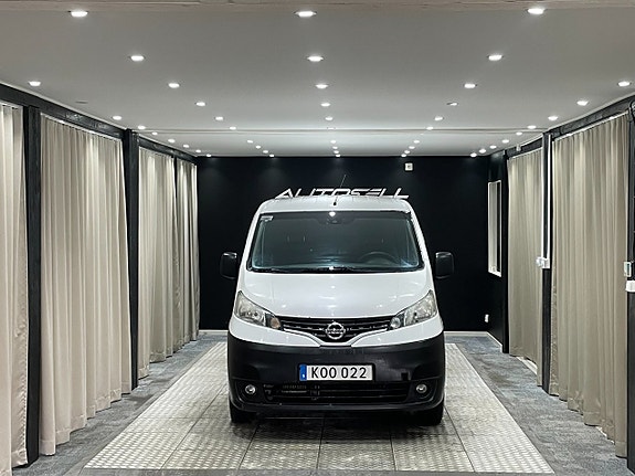Nissan NV200 3 of 5