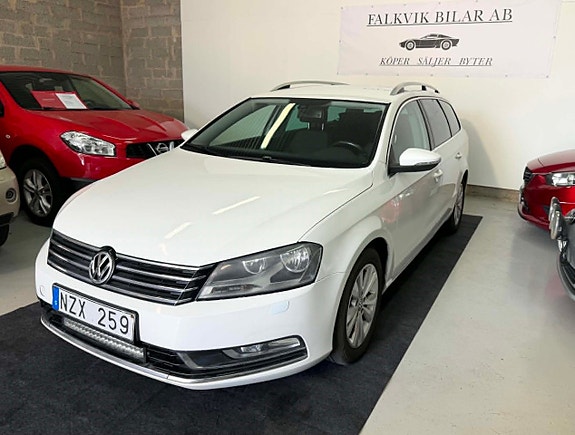 Volkswagen Passat 2 of 24