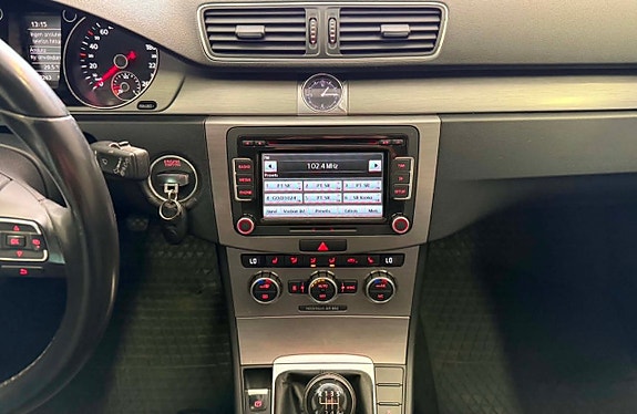 Volkswagen Passat 18 of 24