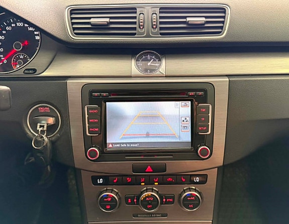 Volkswagen Passat 20 of 24
