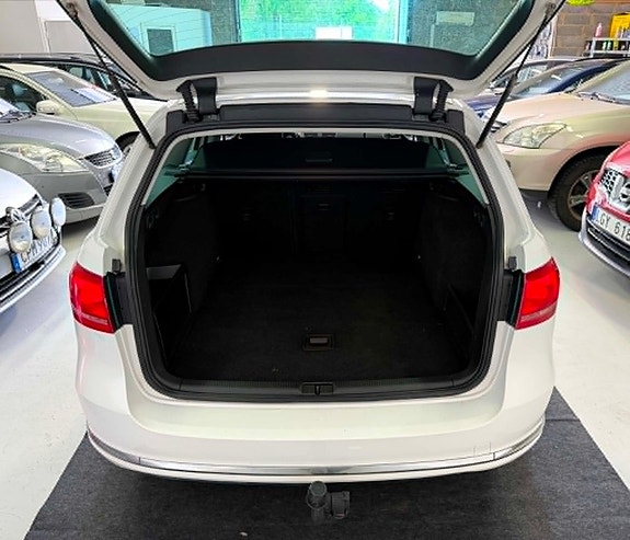Volkswagen Passat 22 of 24