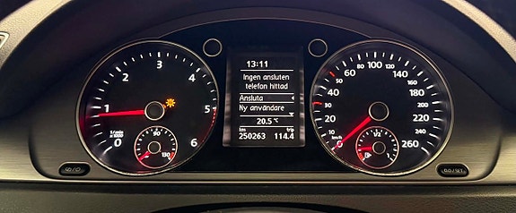 Volkswagen Passat 7 of 24
