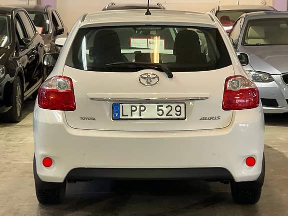 Toyota Auris 13 of 13