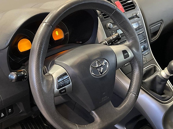 Toyota Auris 11 of 13