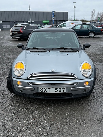 MINI Cooper 2 of 5