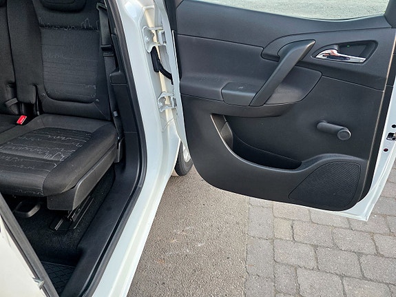 Opel Meriva 23 of 24