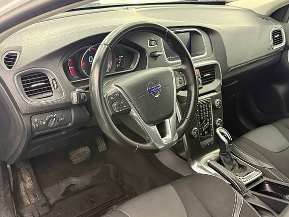 Volvo V40 7 of 15