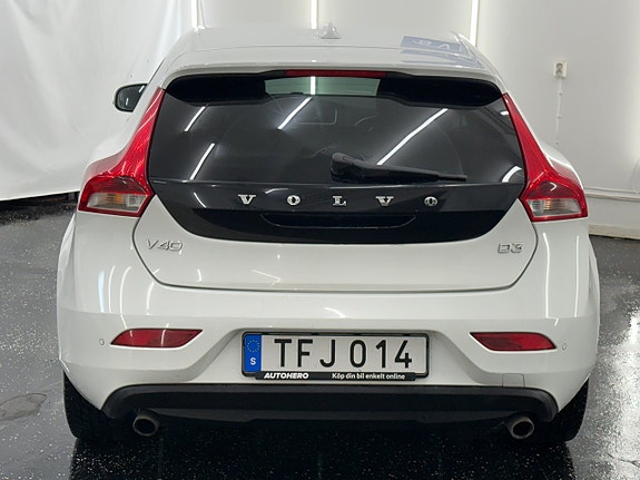 Volvo V40 6 of 15