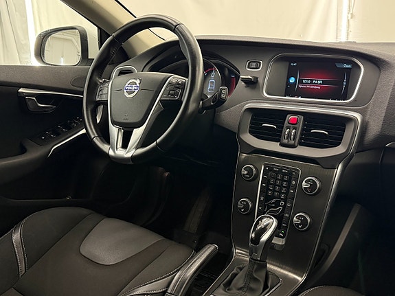 Volvo V40 12 of 15