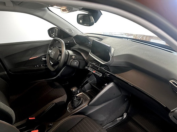 Peugeot 2008 11 of 15