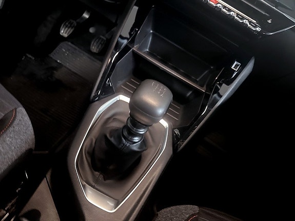 Peugeot 2008 10 of 15