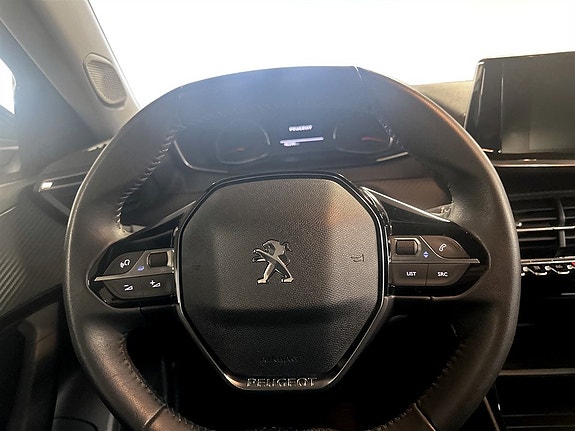 Peugeot 2008 7 of 15