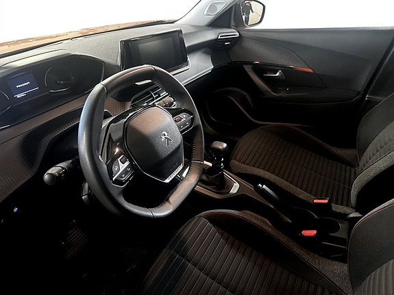 Peugeot 2008 4 of 5