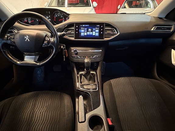 Peugeot 308 11 of 17