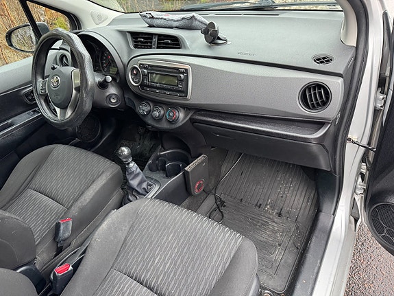 Toyota Yaris 4 of 4