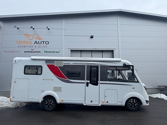Bürstner Aviano 690 Luftfjädring! Långbädd! Endast 6,99m! Stort garage & luftig lounge! Läderklädsel! 3500kg!
