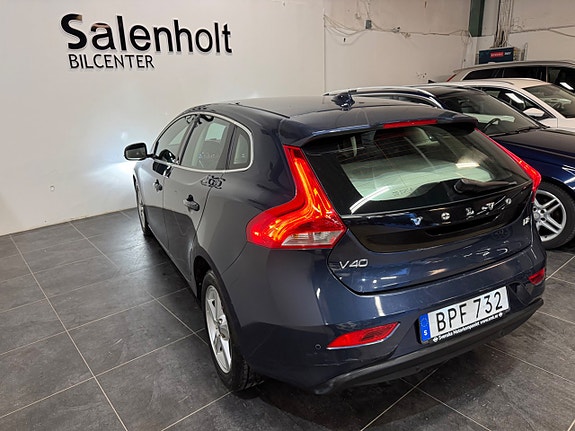 Volvo V40 9 of 27
