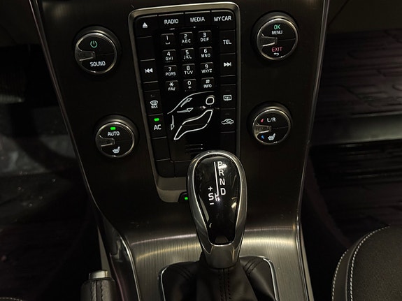 Volvo V40 22 of 26