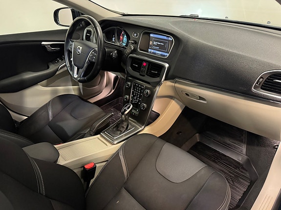Volvo V40 13 of 26