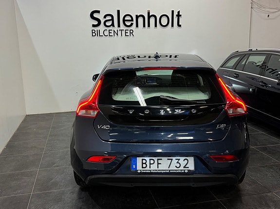 Volvo V40 8 of 27