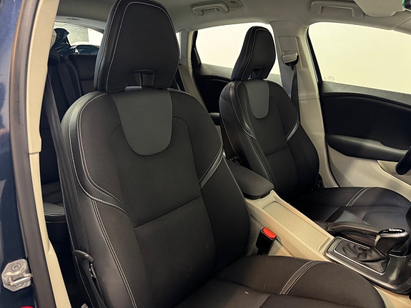 Volvo V40 14 of 26