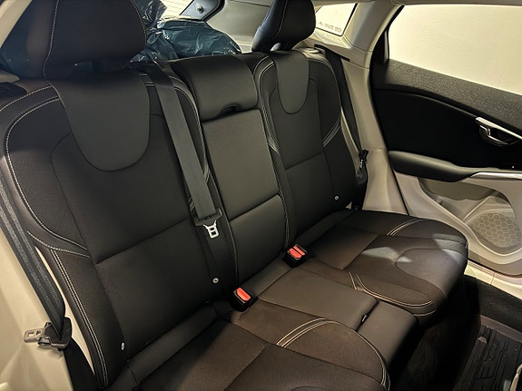 Volvo V40 24 of 26