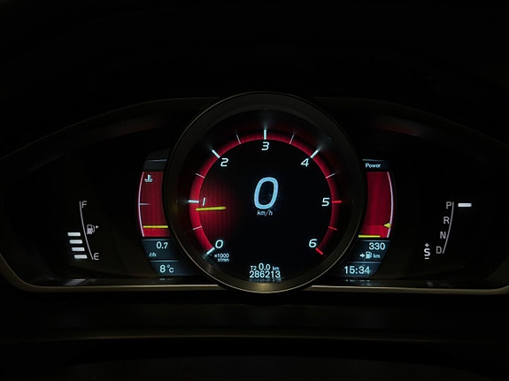 Volvo V40 17 of 26