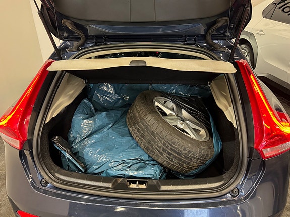 Volvo V40 9 of 26