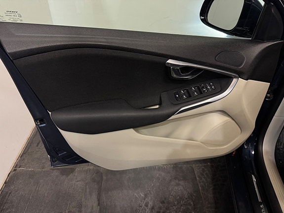 Volvo V40 10 of 26