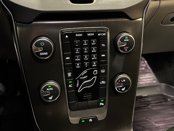 Volvo V40 21 of 26