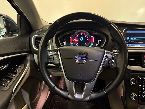 Volvo V40 16 of 26
